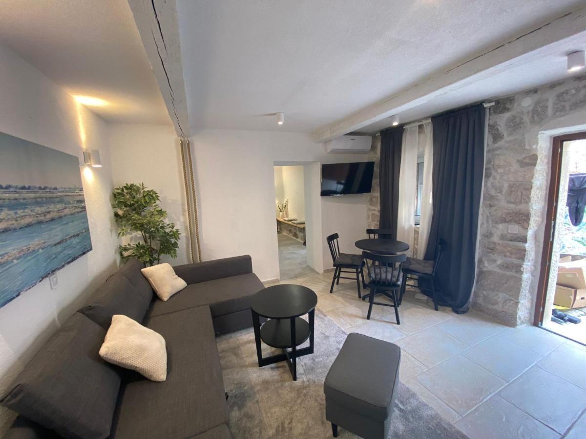 Apartment And Studios Happy Place Đảo Hvar Ngoại thất bức ảnh